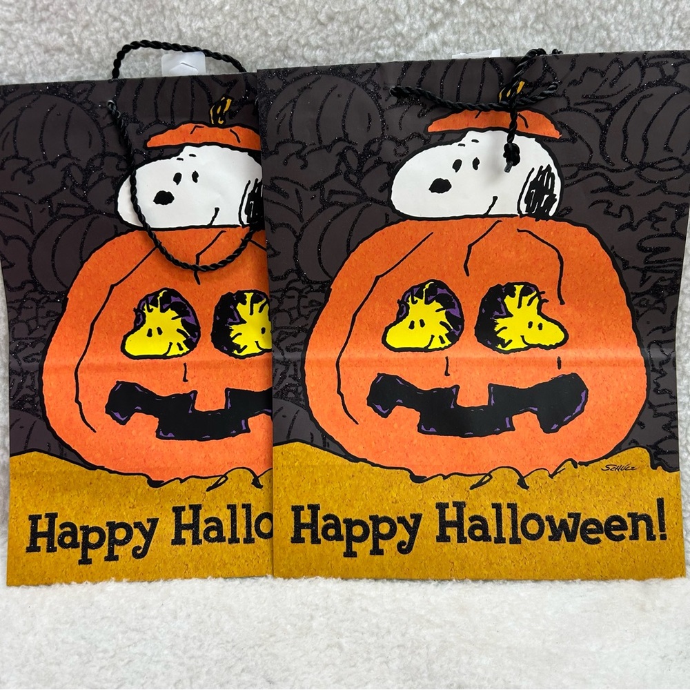 Halloween Hallmark Snoopy 2 gift bags 2012 snoopy pumpkin woodstock glitter 13"